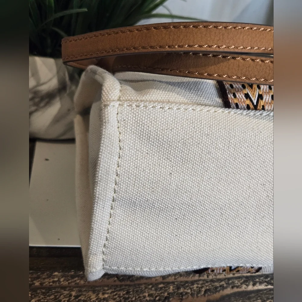 Ana Canvas Tote Bag - Picture 7 of 12